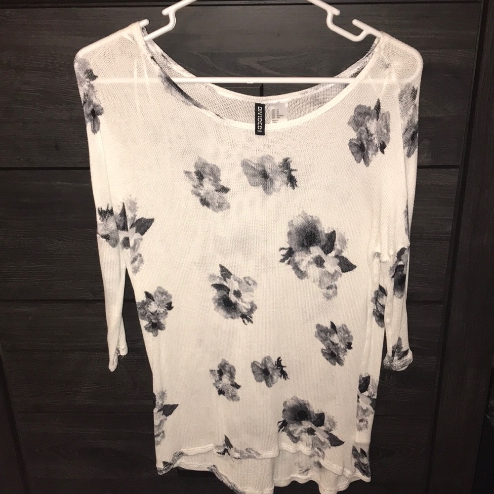 H&M white flower light sweater